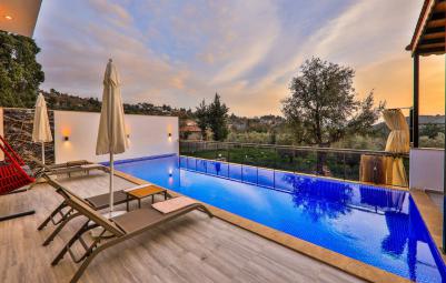 doga-manzarali-jakuzili-tatil-villasi-alvin-2_987.jpg
