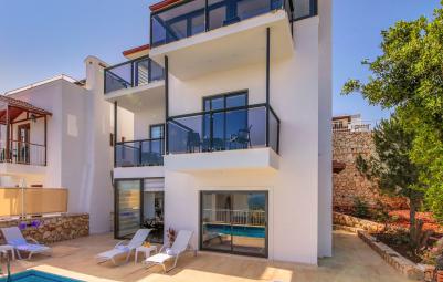 jakuzili-balayi-deniz-manzarali-merkezi-villa-moon-2_245.jpeg