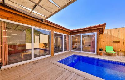 muhafazakar-balayi-jakuzili-kiralik-tatil-villa-baranda-2_228.jpg