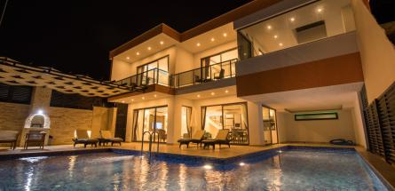 deniz-manzarali-isitma-havuzlu-villa-betul-1_81.jpg