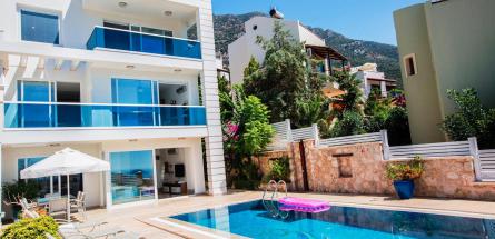 deniz-manzarali-jakuzili-merkezi-genis-aileler-icin-villa-kartal-1-1_139.jpeg
