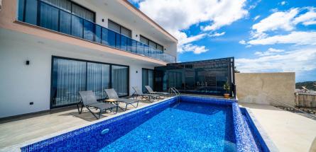 deniz-manzarali-kiralik-tatil-villasi-zumrut-1_517.jpg
