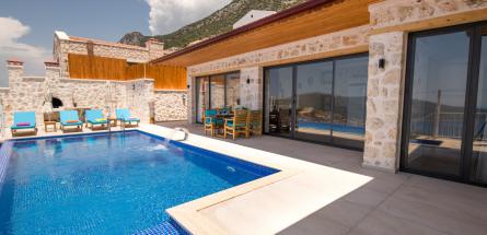 deniz-manzarali-muhafazakar-balayi-villa-sur-1_572.jpg