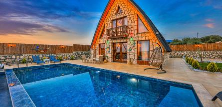 doga-manzarali-jakuzili-kiralik-tatil-villasi-alaska-1_342.jpg