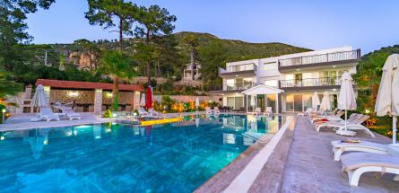 doga-manzarali-jakuzili-tatil-villasi-serenity-1_628.jpg