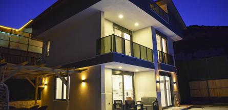 doga-manzarali-jakuzili-tatil-villasi-yesil-deniz-uno-1_638.JPG
