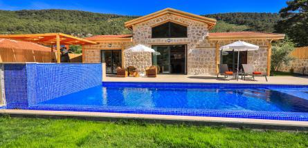 doga-manzarali-muhafazakar-jakuzili-balayi-villasi-villa-uveyik-1_626.jpg