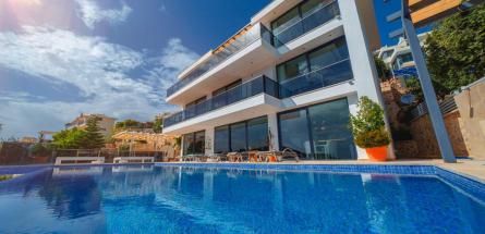 kalkan-akbel-jakuzili-genis-aile-gruplari-icin-villa-marela-1_811.jpeg