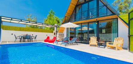 muhafazakar-jakuzili-islamlar-koyunde-kiralik-tatil-villa-vural-1_934.jpg