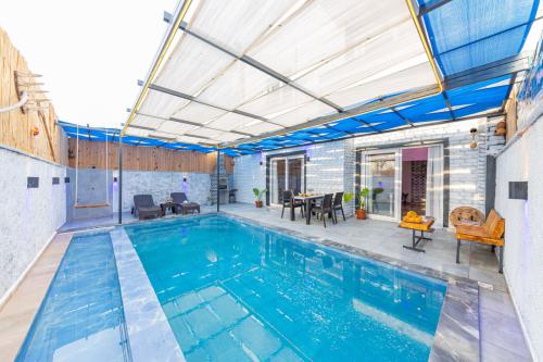 Kalkan Çavdır’da Muhafazakar Özel Havuzlu Jakuzili Balayı Villası – Villa Ekin
