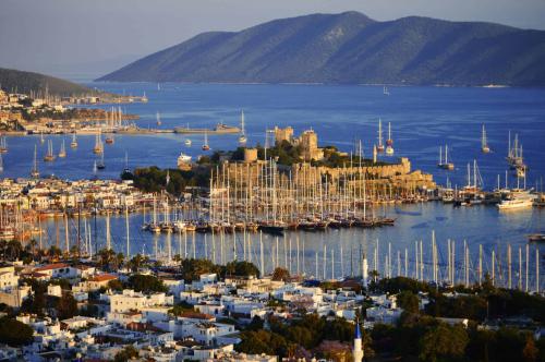 Bodrum Villa Kiralama & 2026 Fiyatları | Villacentam