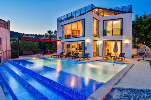 Villa Ata Kalkan- Jakuzi & Deniz Manzaralı Villa Kiralama