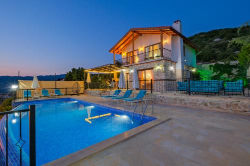 Villa Nazlı Sarıbelen - Kiralık Tatil Villası | Villacentam 
