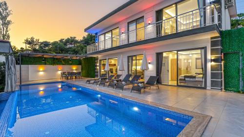 Villa Davidof - Korunaklı Havuz Alanlı Villa Kiralama