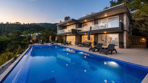 Villa Velaris - Geniş Aile Gruplarına Uygun ve Deniz Manzaralı Muhafazakar Kiralık Villa