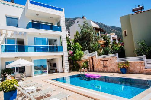 Villa Kartal 1 - Jakuzi ve Deniz Manzaralı Kiralık Villa