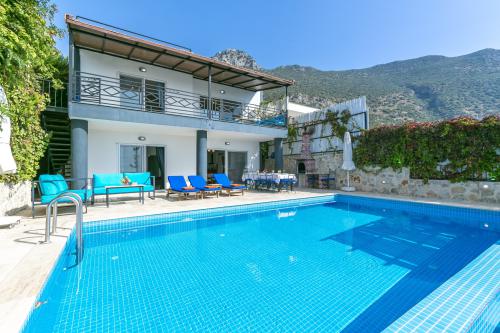 deniz-manzarali-merkezi-muhafazakar-genis-aile-gruplari-icin-villa-sera-duo-1_275.jpg