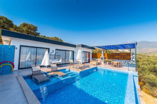 Villa Asamoa - Korunaklı Havuz Alanlı Kiralık Villa