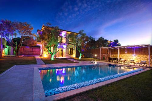 Villa Ersan 1 - Korunaklı Havuz Alanlı Villa Kiralama