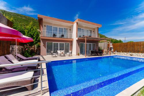 Villa Adelya - Kiralık Tatil Villası | Villacentam 
