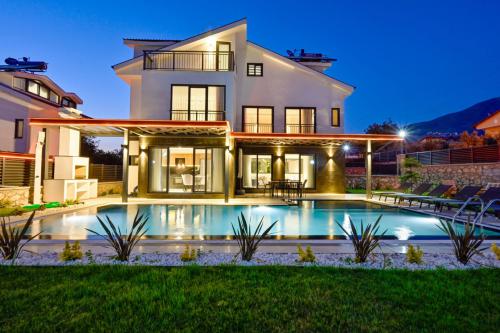 havuzlu-tatil-villasi-villa-luna-vista-3-1_880.jpg