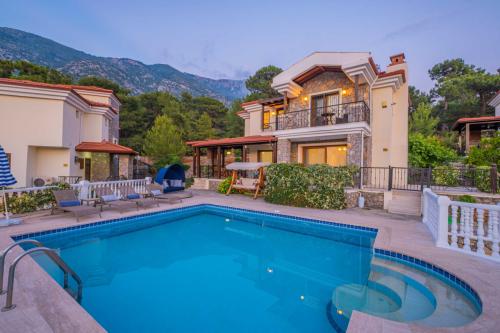havuzlu-tatil-villasi-villa-terenity-1_621.jpg