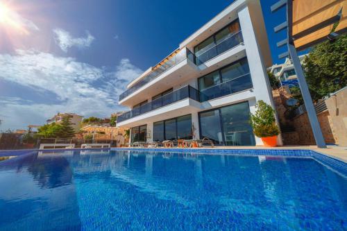 Villa Marela - Deniz Manzaralı & Jakuzili Villa Kiralama