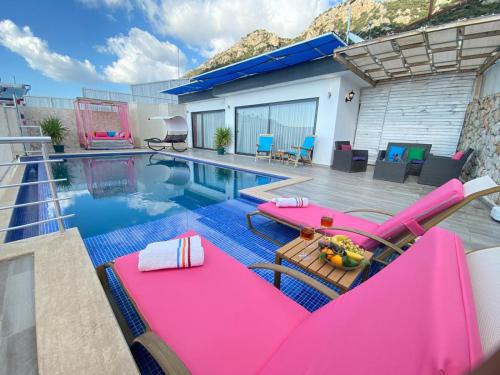 Villa Burcu - Muhafazakar, Isıtmalı Havuzlu Kiralık Villa |