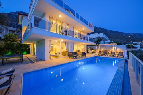 Villa Lumiere 3 - Deniz Manzaralı ve Jakuzili Villa Kiralama |