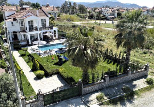 Villa Nida - Geniş Bahçeli ve Jakuzili Kiralık Villa |