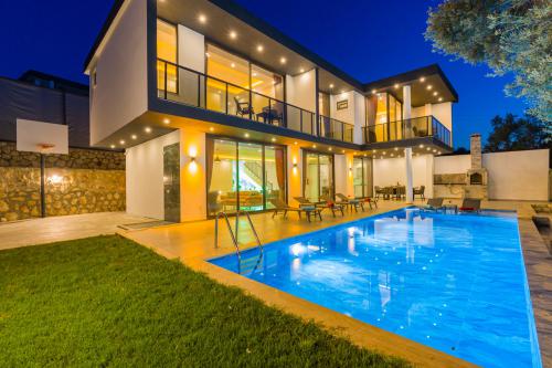 Villa Liptus - Çift Jakuzili, Bilardolu Villa Kiralama |