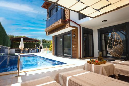 Villa Buse Çukurbağ- Kiralık Tatil Villası | Villacentam 
