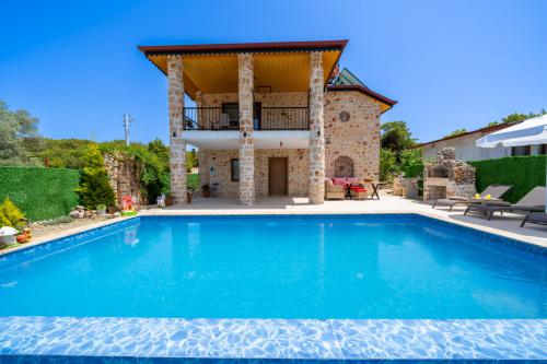 villa-gunes-villacentam-62_1575x1050_722.jpg