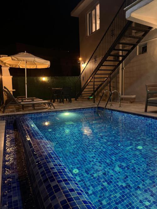 Villa Nazard | Kaş Bayındır’da Doğa Manzaralı 4 Kişilik Kiralık Villa
