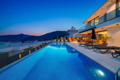Villa Recep - Isıtmalı Havuzlu & Çift Jakuzili Kiralık Villa