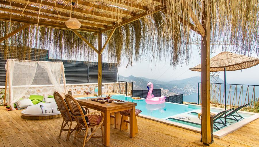 deniz-manzarali-jakuzili-merkezi-balayi-villasi-tiny-dream-4_519.jpg