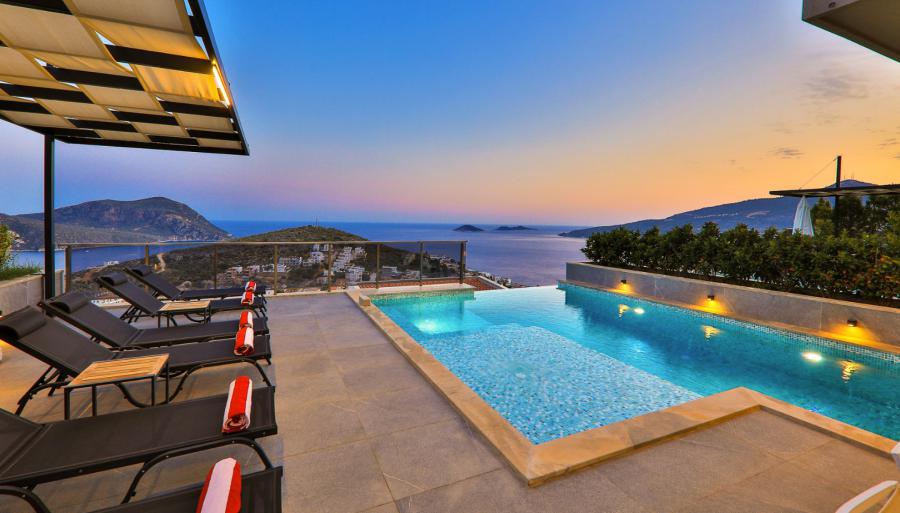 deniz-manzarali-jakuzili-tatil-villasi-gokyuzu-isigi-4_523.jpg