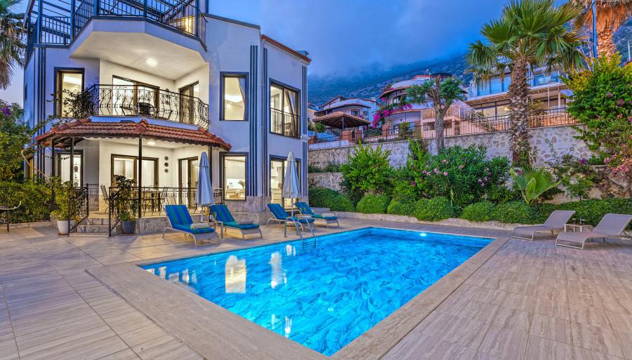deniz-manzarali-kiralik-villa-ekinezya-1_585.jpg