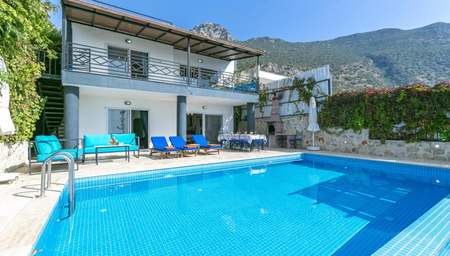 deniz-manzarali-merkezi-muhafazakar-genis-aile-gruplari-icin-villa-sera-duo-1_275.jpg