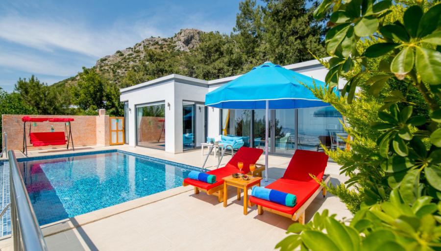 deniz-manzarali-muhafazakar-jakuzili-kapali-isitma-havuzlu-villa-juliet-1_689.jpeg