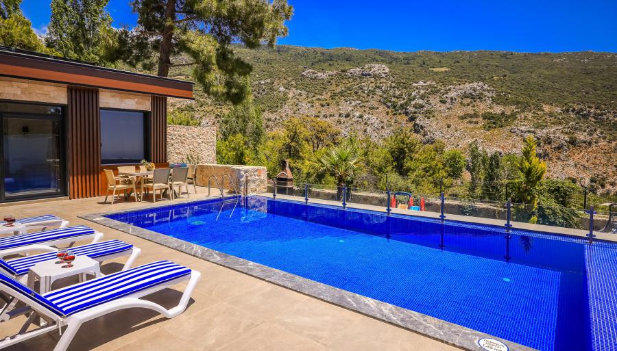 doga-manzarali-jakuizli-kiralik-tatil-villasi-soner-duo-12_608.jpg