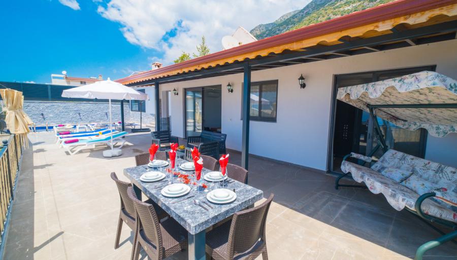 doga-manzarali-jakuzili-muhafazakar-tatil-villasi-villa-gulsum-1_884.jpg