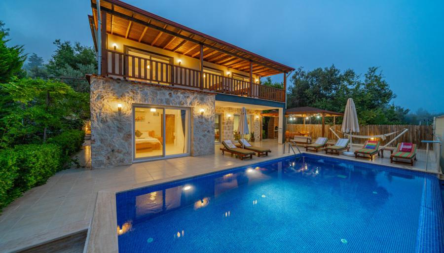 doga-manzarali-jakuzili-tatil-villasi-antforo-1_554.jpg
