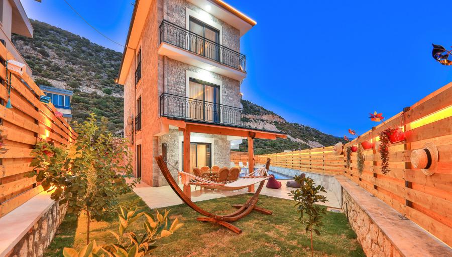 doga-manzarali-jakuzili-tatil-villasi-levilya-4_61.jpg