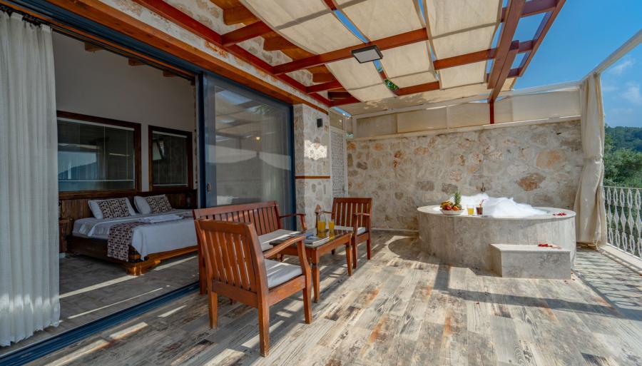 doga-manzarali-jakuzili-tatil-villasi-selen-4_733.jpg