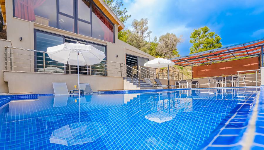 doga-manzarali-jakuzili-tatil-villasi-yelekin-4_701.jpg