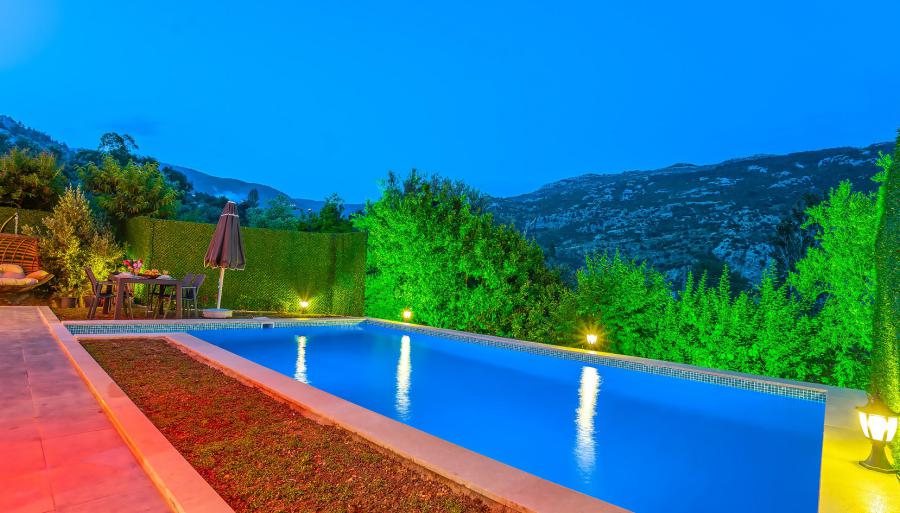 doga-manzarali-jakuzili-tatil-villasi-yelekin-tre-4_221.jpg