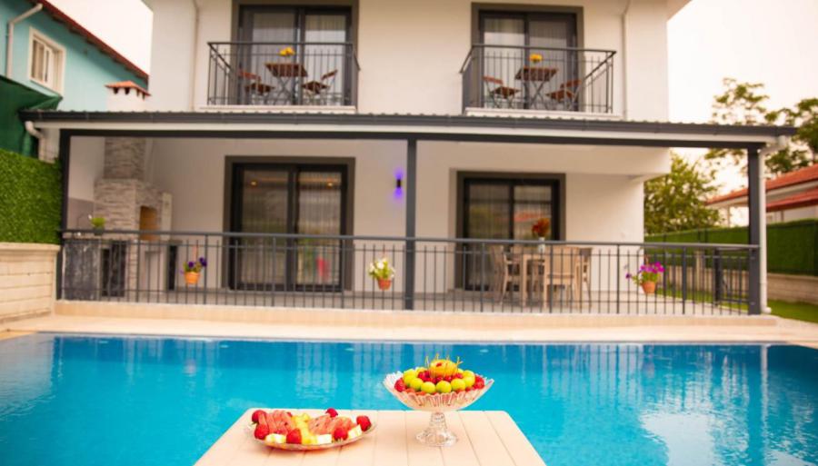 genis-aile-gruplari-icin-villa-blue-paradise-1-1_218.jpeg