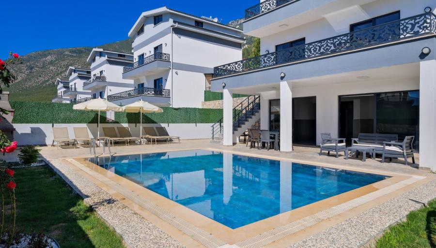 genis-havuzlu-jakuzili-villa-villa-daisy-2-4_658.jpg