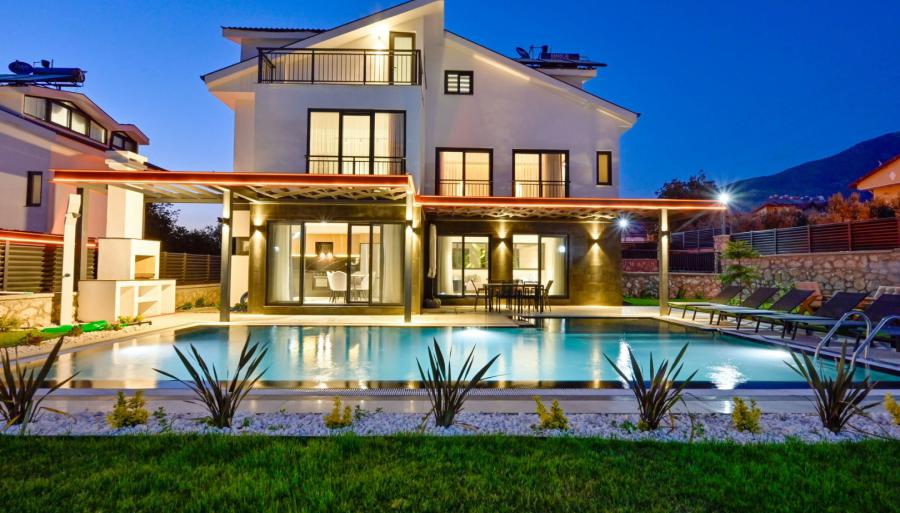 havuzlu-tatil-villasi-villa-luna-vista-3-1_880.jpg